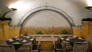 Desayuno buffet (EUR 15 por persona)