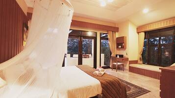 Suite, Pool View | Minibar, desk, free WiFi, bed sheets