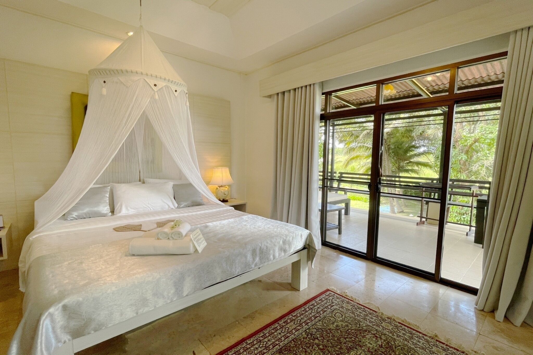 Suite, Garden View | Minibar, desk, free WiFi, bed sheets
