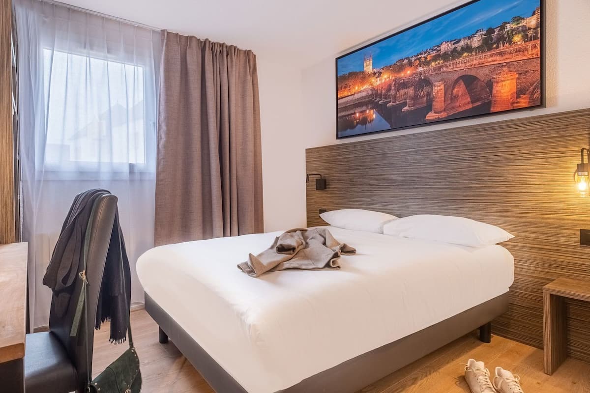 Pillowtop-Betten, Zimmersafe, Schreibtisch