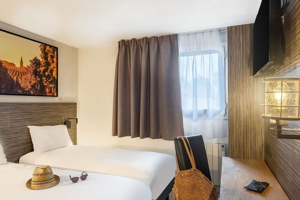 Pillowtop-Betten, Zimmersafe, Schreibtisch