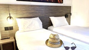 Standard Room, 2 Single Beds, Non Smoking (Shower Only) | Desk, laptop workspace, soundproofing, iron/ironing board (on request) - Sure Hotel by Best Western Angers Sud (Les Ponts-de-Ce)