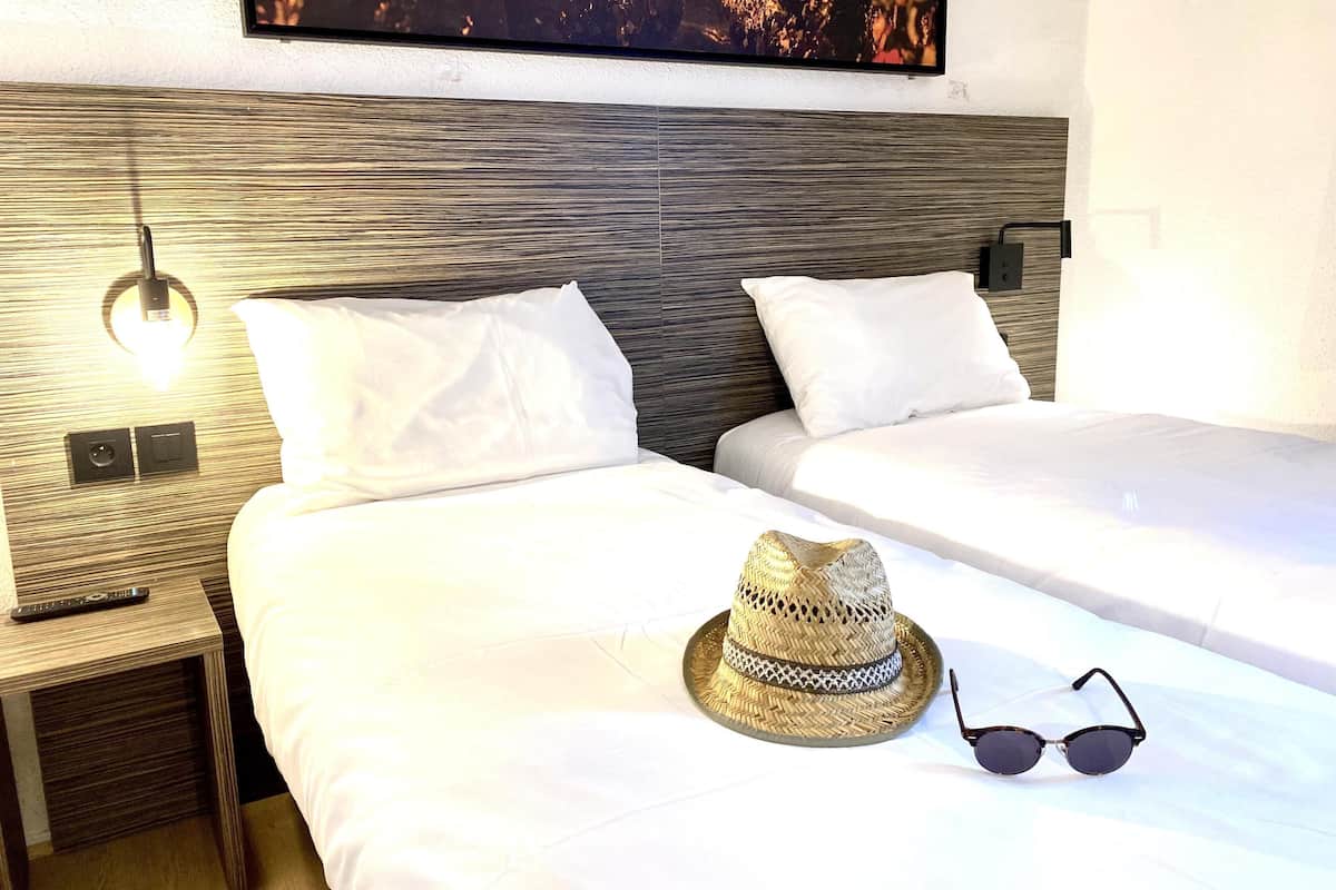 Standard Room, 2 Single Beds, Non Smoking (Shower Only)