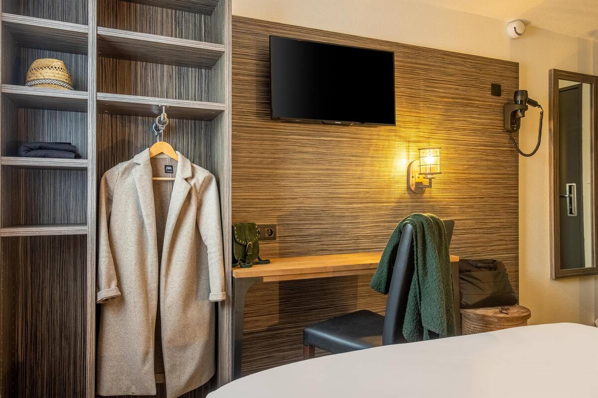 Bureau, espace de travail pour ordinateurs portables