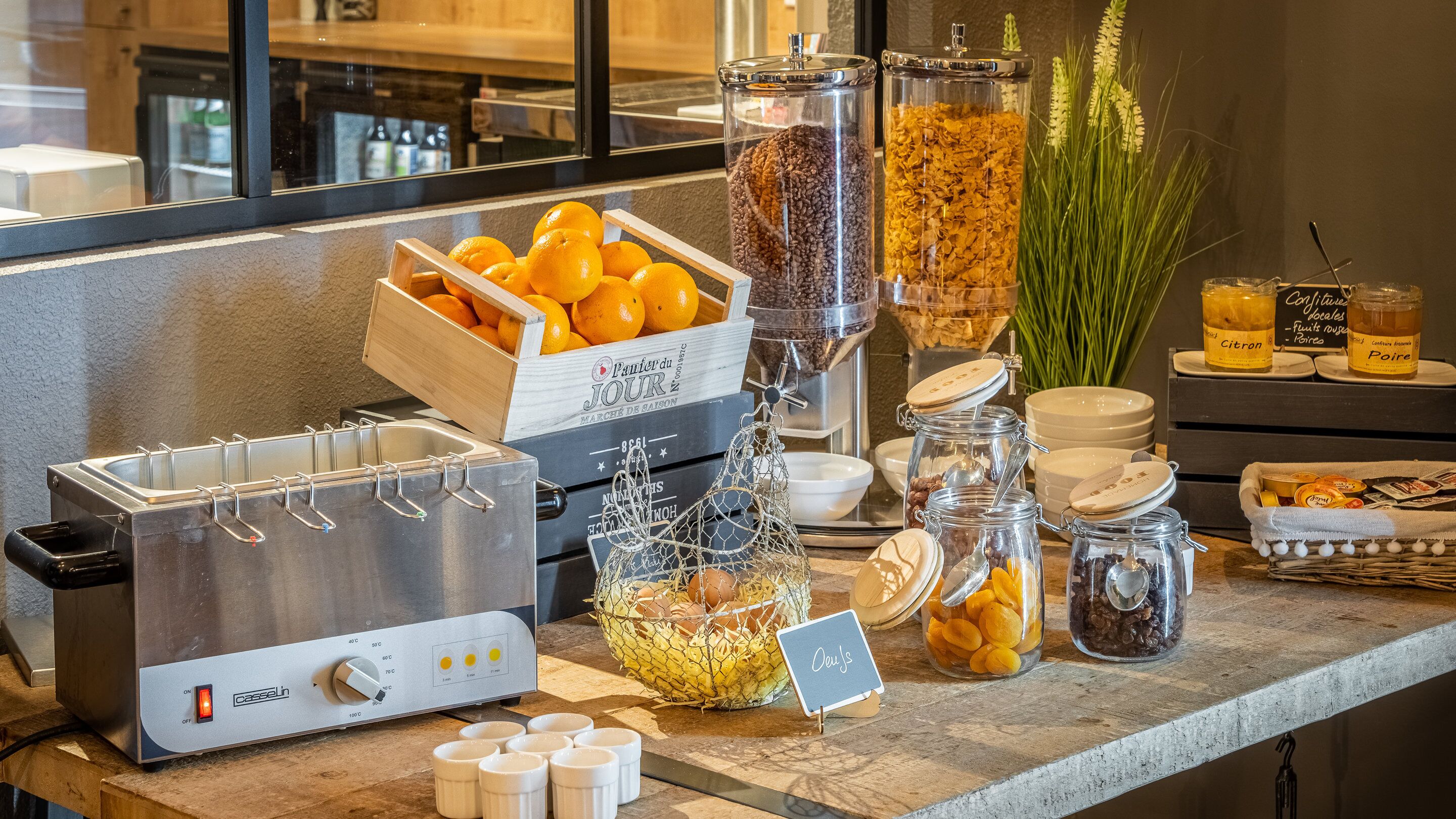 daily buffet breakfast (eur 13.90 per person)