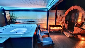 Sauna, spa tub, steam room