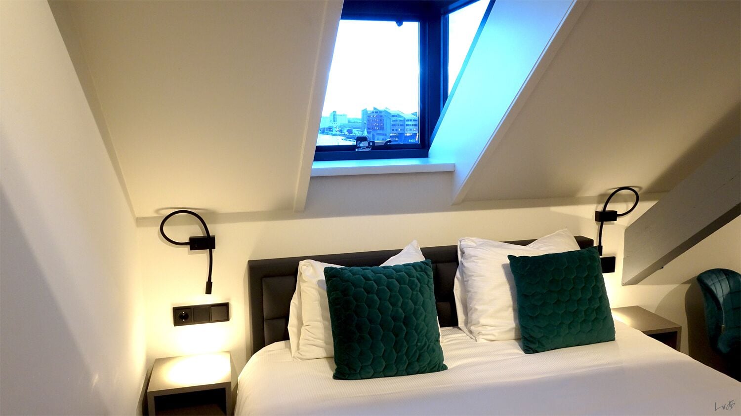 deluxe double room | 1 bedroom, desk, blackout curtains, free wifi