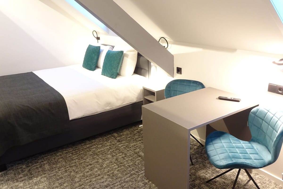 deluxe double room | 1 bedroom, desk, blackout curtains, free wifi