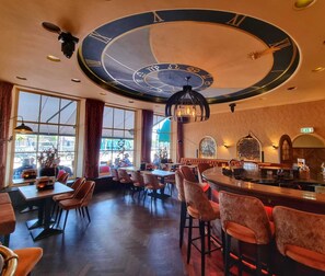 Bar (on property) - Hotel De Nieuwe Doelen (Middelburg)