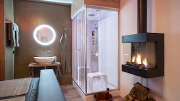 Sauna, hot tub