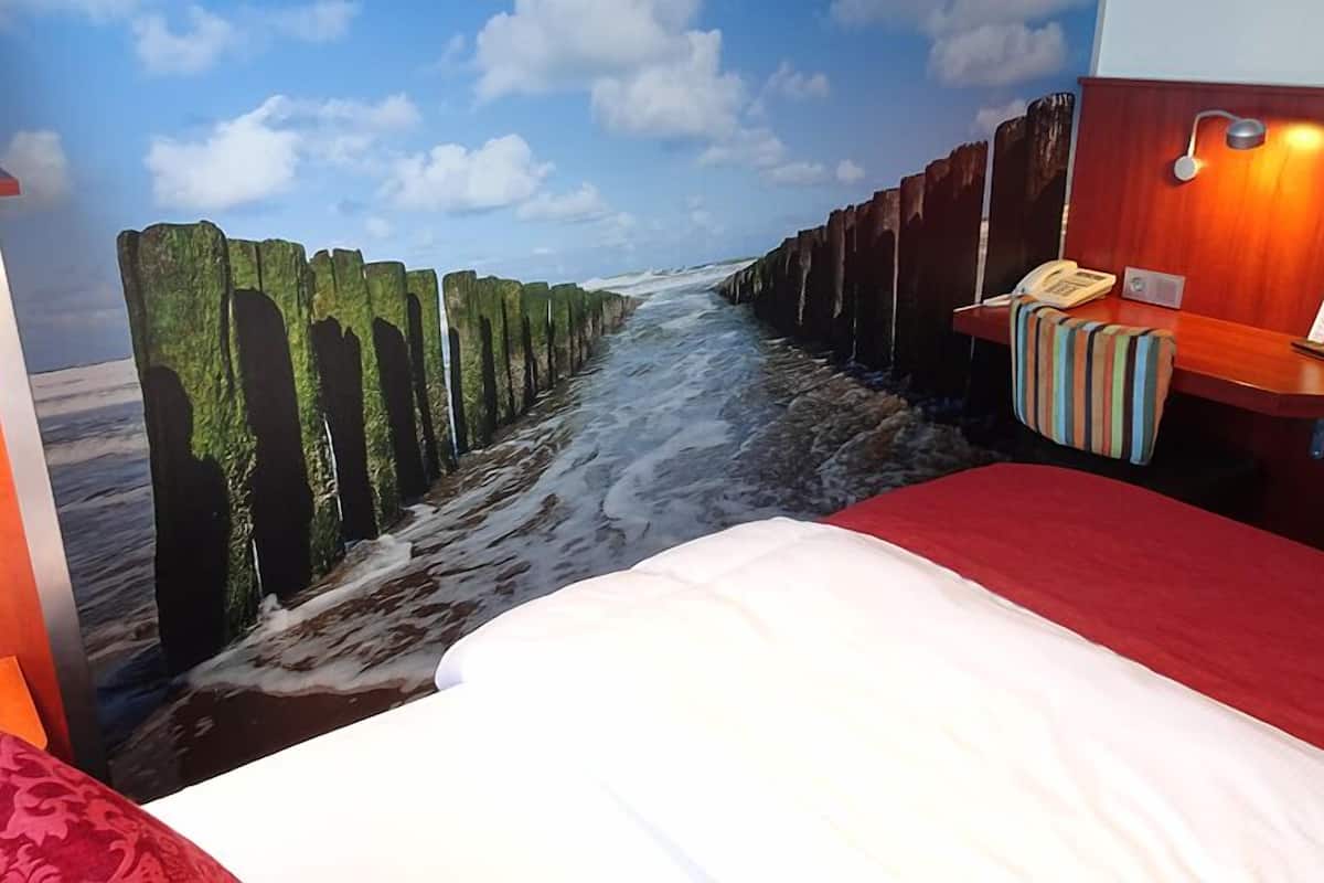 small single room | 1 bedroom, desk, blackout curtains, free wifi