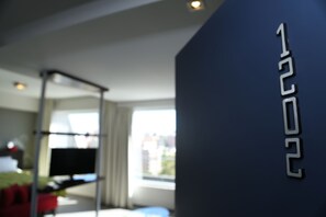 Executive Twin Room, 2 Twin Beds | In-room safe, desk, laptop workspace, soundproofing