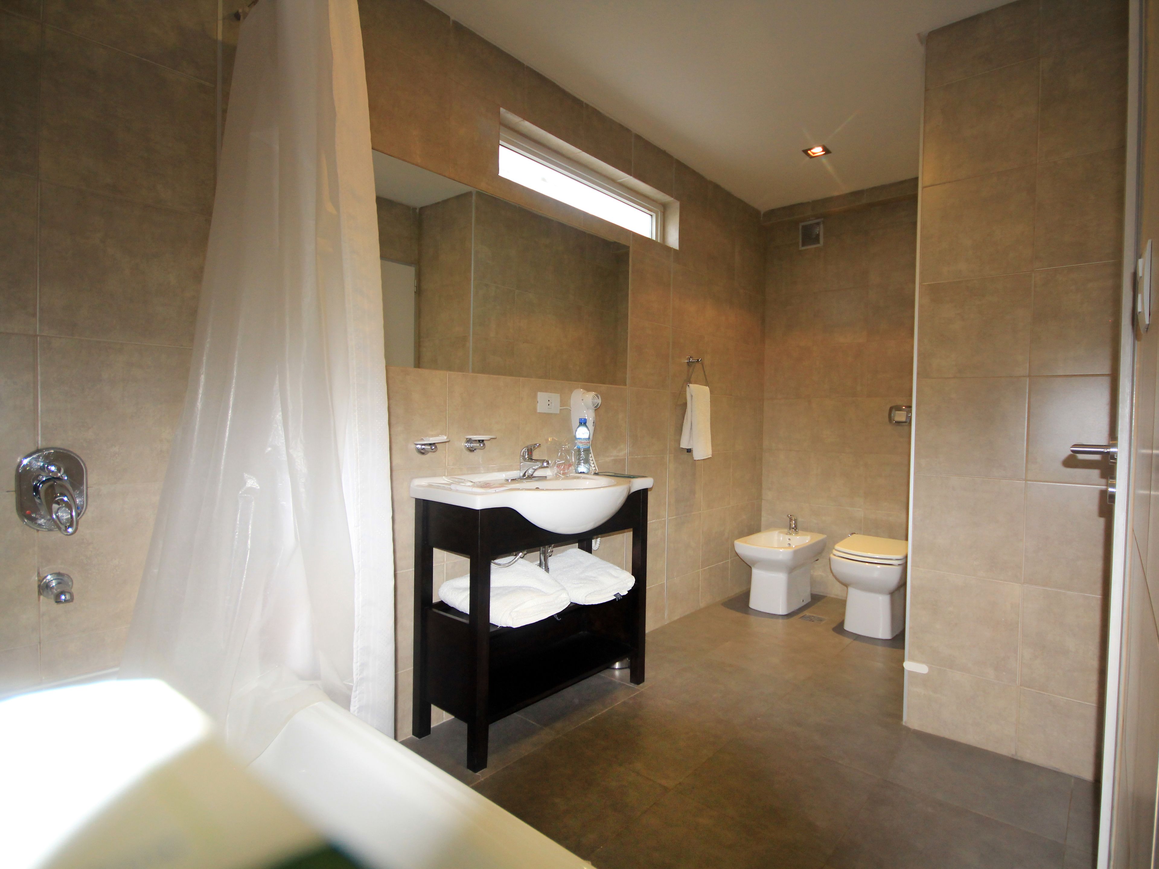 executive twin room, 2 single beds | in-room safe, desk, laptop workspace, soundproofing