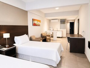 Standard Apartment | In-room safe, desk, laptop workspace, soundproofing - Hotel Neu 354 (Neuquén)