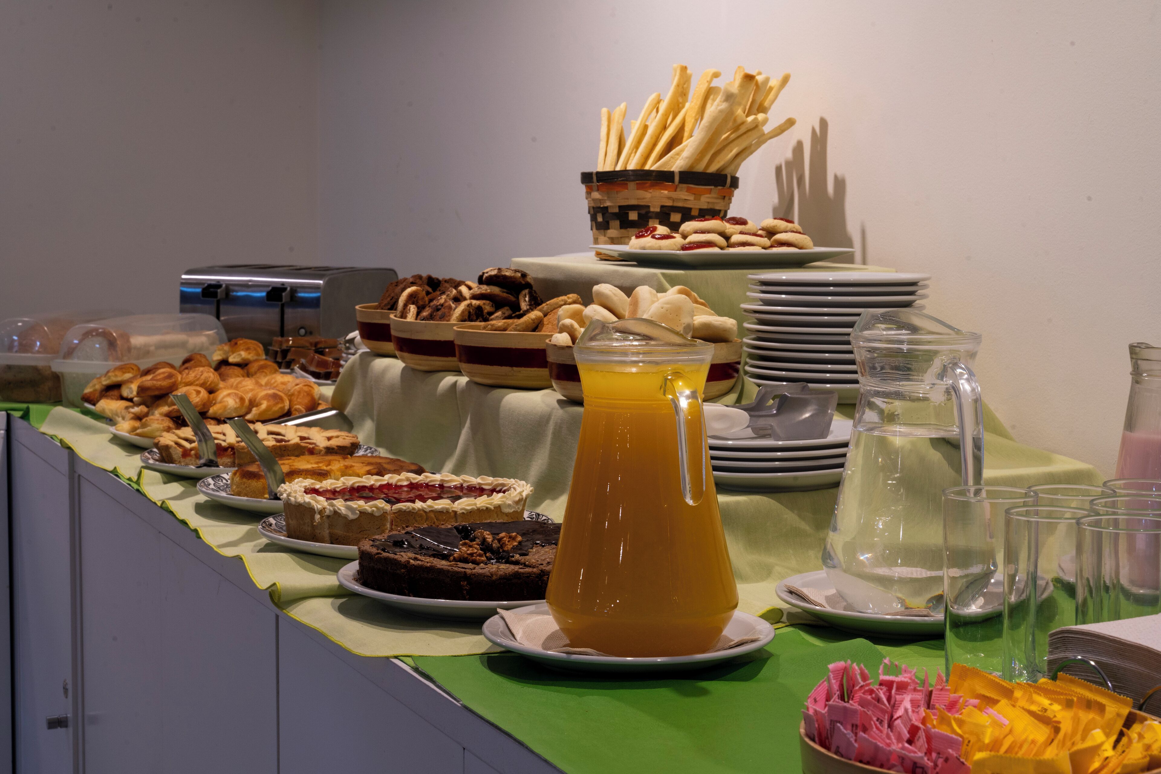 包每日自助早餐