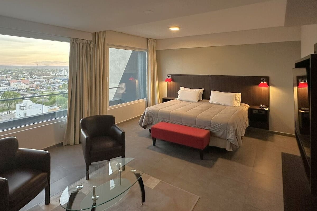 Executive Double Room, 1 King Bed | In-room safe, desk, laptop workspace, soundproofing