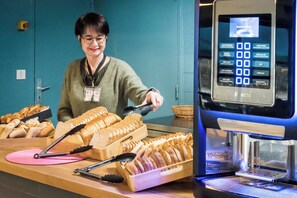 Daily buffet breakfast for a fee - Brit Hotel Essentiel Limoges Nord **  (Limoges)