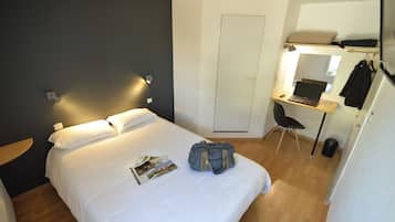 Double Room | Desk, soundproofing, cribs/infant beds, free WiFi