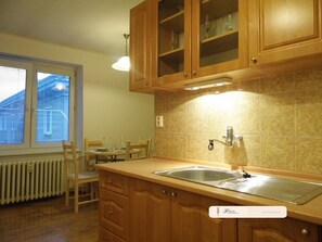 高级公寓, 1 间卧室, 厨房, 河景 | 私人厨房 | 冰箱、微波炉、炉灶、意式浓缩咖啡机