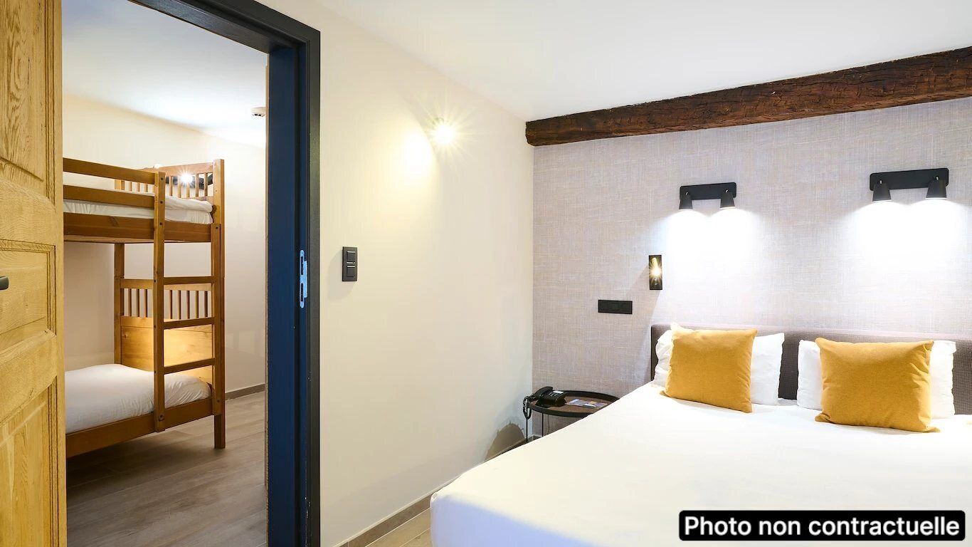 Family Room | Minibar, soundproofing, free WiFi, bed sheets