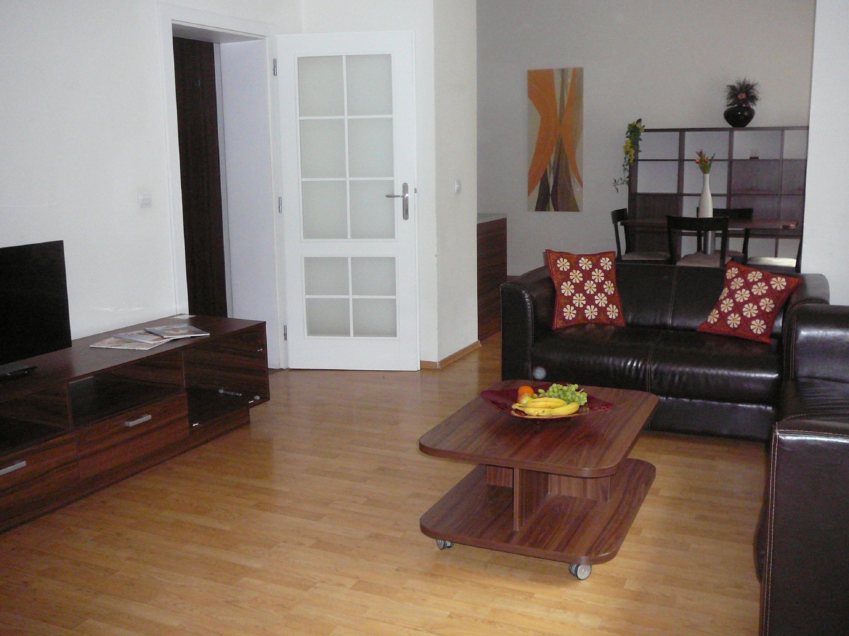 Luxury Apartment, 1 Bedroom, Balcony | Living room | TV