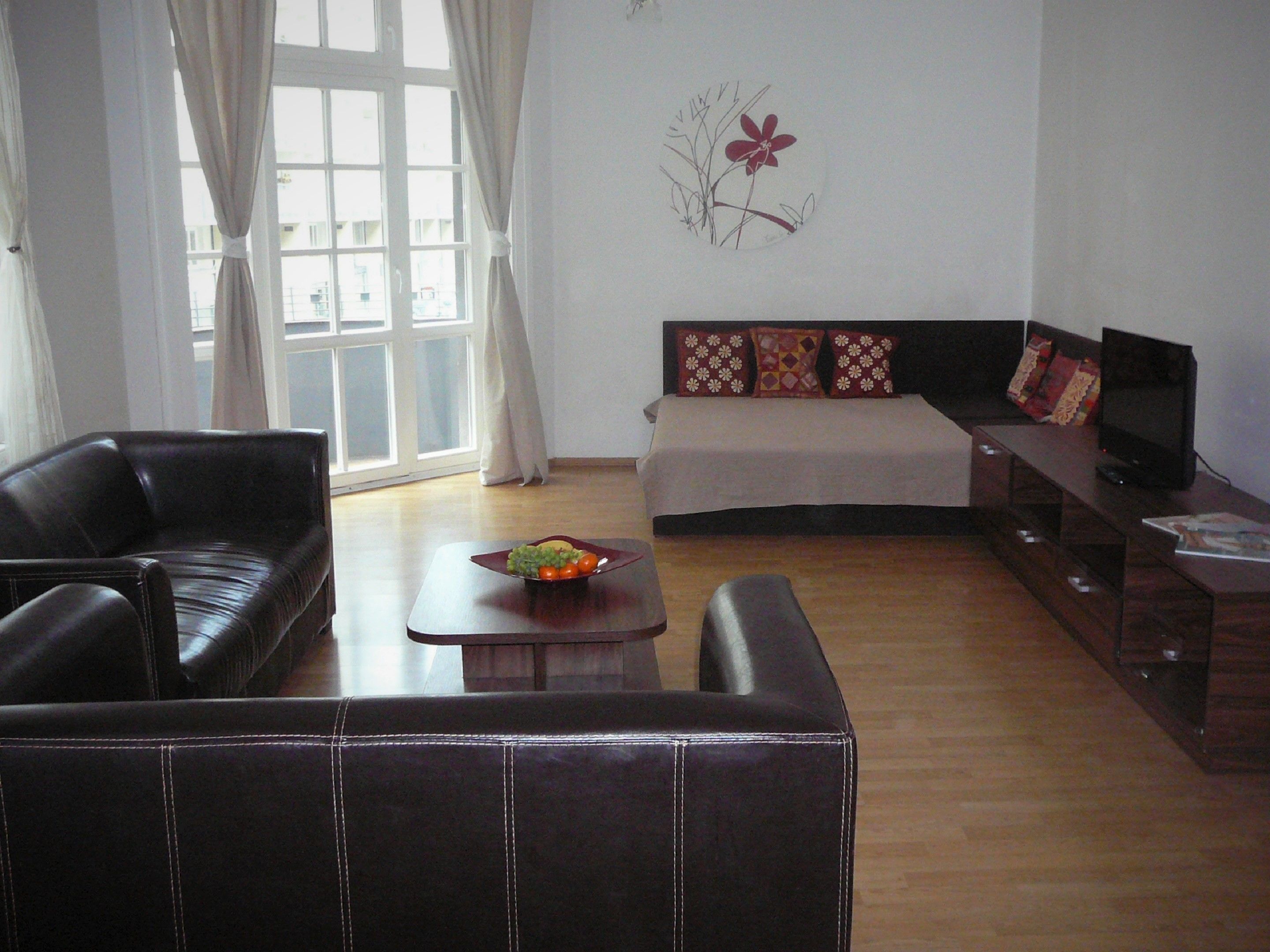 Luxury Apartment, 1 Bedroom, Balcony | Living room | TV