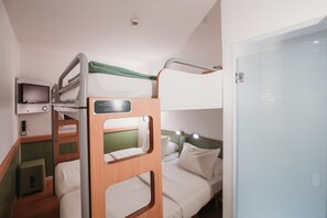 Quarto família | Escrivaninha, Wi-Fi de cortesia
