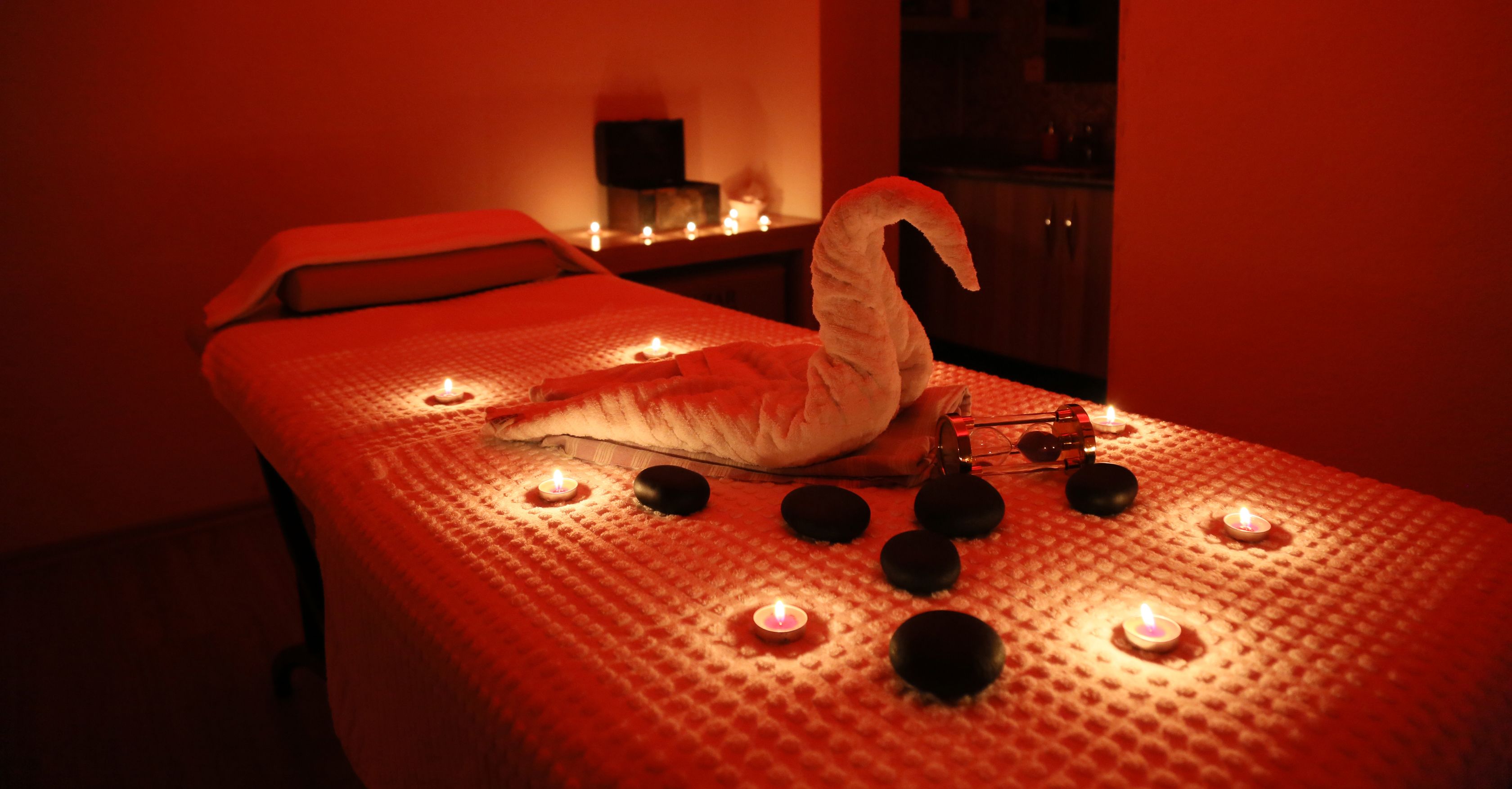 Badstue, dampbad, tyrkisk bad/hamam og aromaterapi