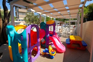 Área de juegos infantiles al aire libre