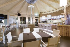 Dîner et brunch servis sur place