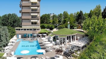 Alberca al aire libre por temporada