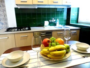 Superior Apartment, 2 Bedrooms, Kitchen, Corner | Private kitchen