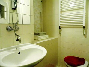Superior Apartment, 2 Bedrooms, Kitchen, Corner | Bathroom