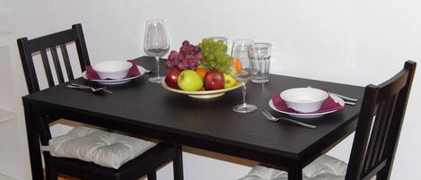 Apartemen Comfort, 1 kamar tidur, dapur | Makan di kamar