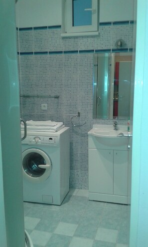 Comfort Apartment, 1 Bedroom, Kitchen | Bathroom | Shower, free toiletries, hair dryer, shampoo - FUKAS Apartments-Lermontova (Bratislava)