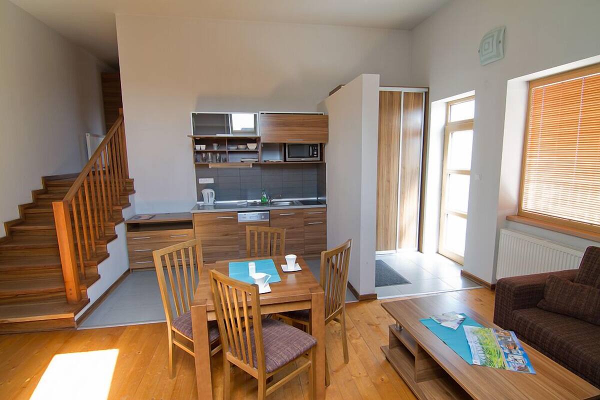 Apartment, 1 Schlafzimmer | Essbereich im Zimmer
