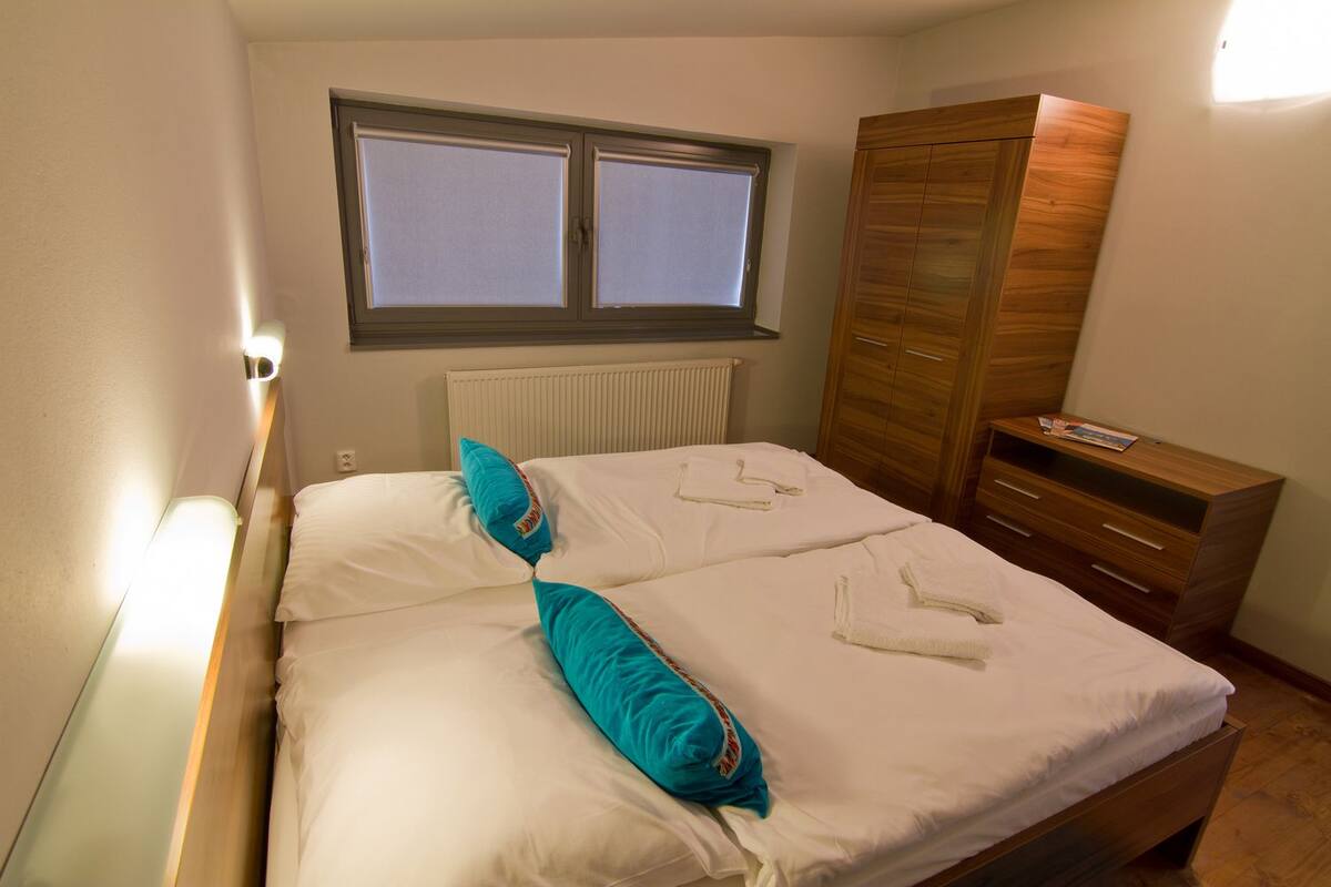 Apartment, Fireplace | 1 bedroom, iron/ironing board, cribs/infant beds, rollaway beds