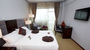 Minibar, in-room safe, desk, laptop workspace - Washington Hotel (Addis Ababa)