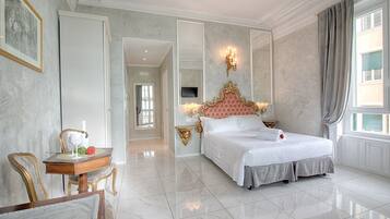 Camera Deluxe, vista mare | Biancheria da letto di alta qualità, una cassaforte in camera