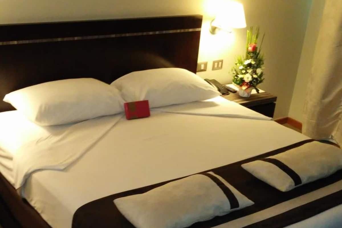 minibar, in-room safe, desk, soundproofing