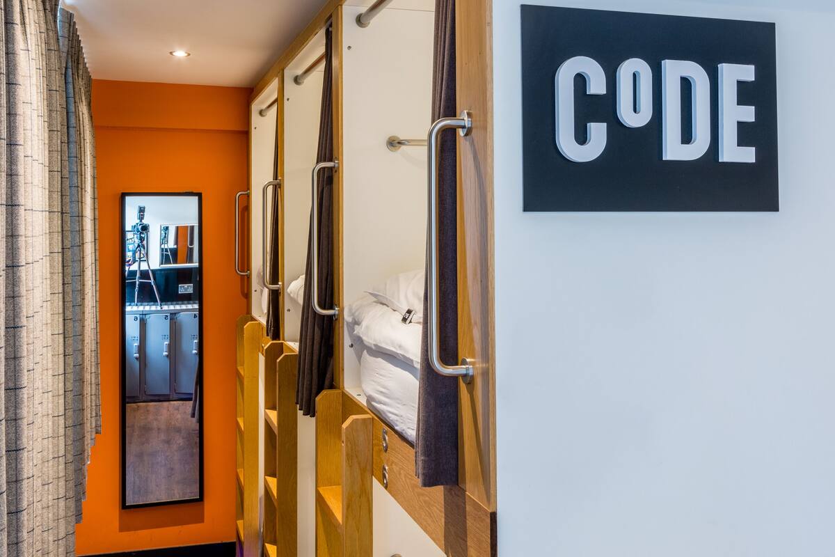 In-room safe, blackout drapes, soundproofing
