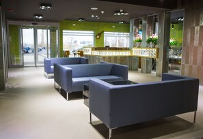 Bar-salon dans le hall