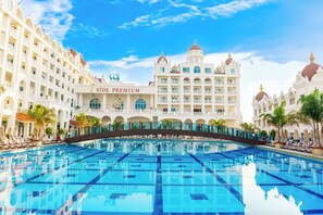 Indoor pool, outdoor pool, open 7:00 AM to 7:00 PM, pool umbrellas - Oz Hotels Side Premium (Manavgat)