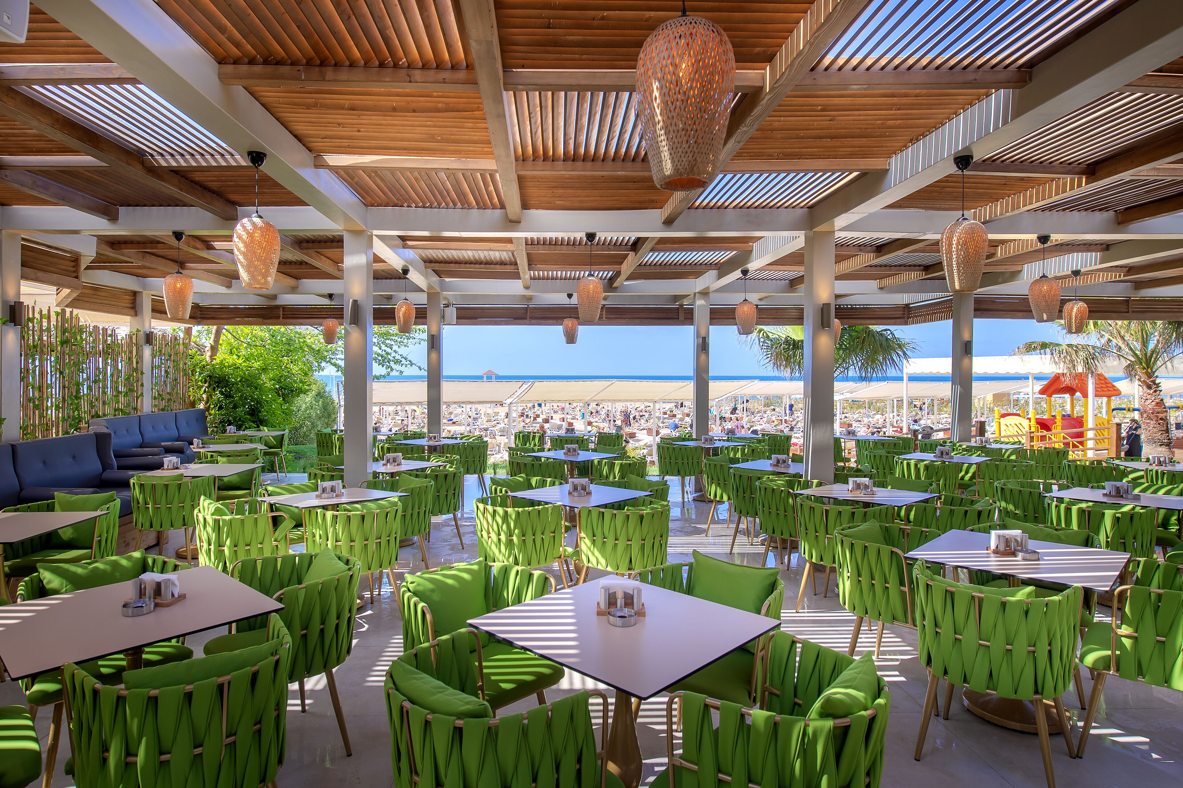 4 restaurants, breakfast, lunch, dinner served; Turkish cuisine