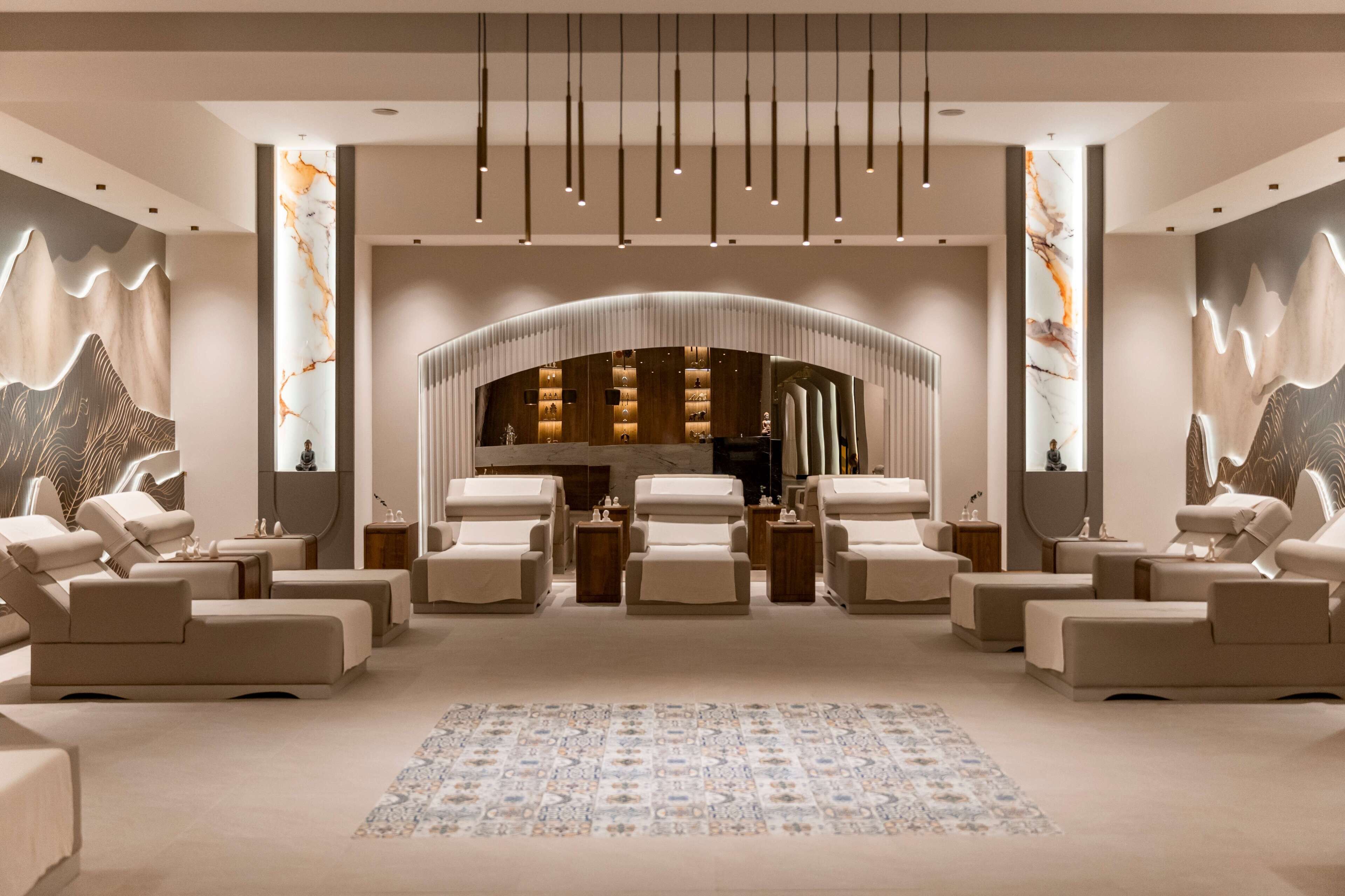 Couples treatment rooms, body treatments, hot stone massages