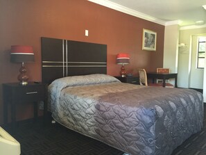 Iron/ironing board, free WiFi, bed sheets