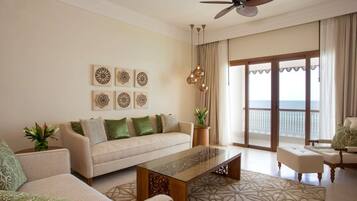 Egyptian cotton sheets, premium bedding, minibar, in-room safe