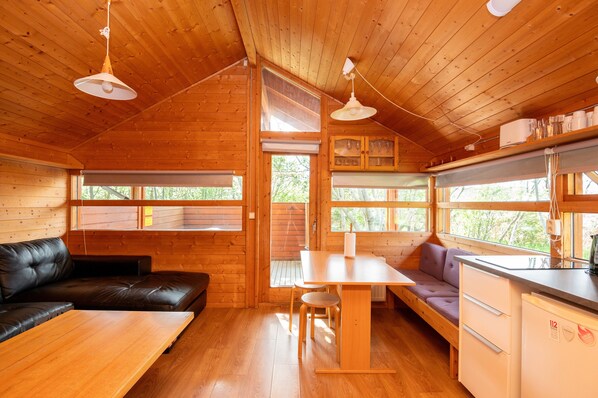 Casa de campo, 2 habitaciones, sauna | Área de sala de estar