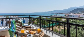 Dias Luxury Studios & Apartments