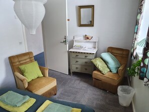 1 bedroom, individually decorated, individually furnished
